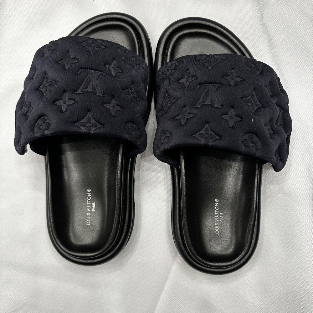 Louis Vuitton Pool Pillow Slides sz 37